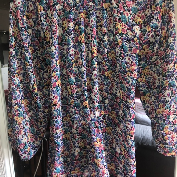 Floral blouse - Picture 4 of 4